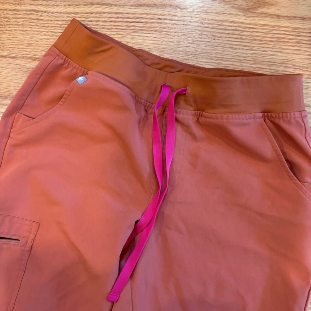 Figs Women's Rust Orange Scrub Pants with Pink Drawstring